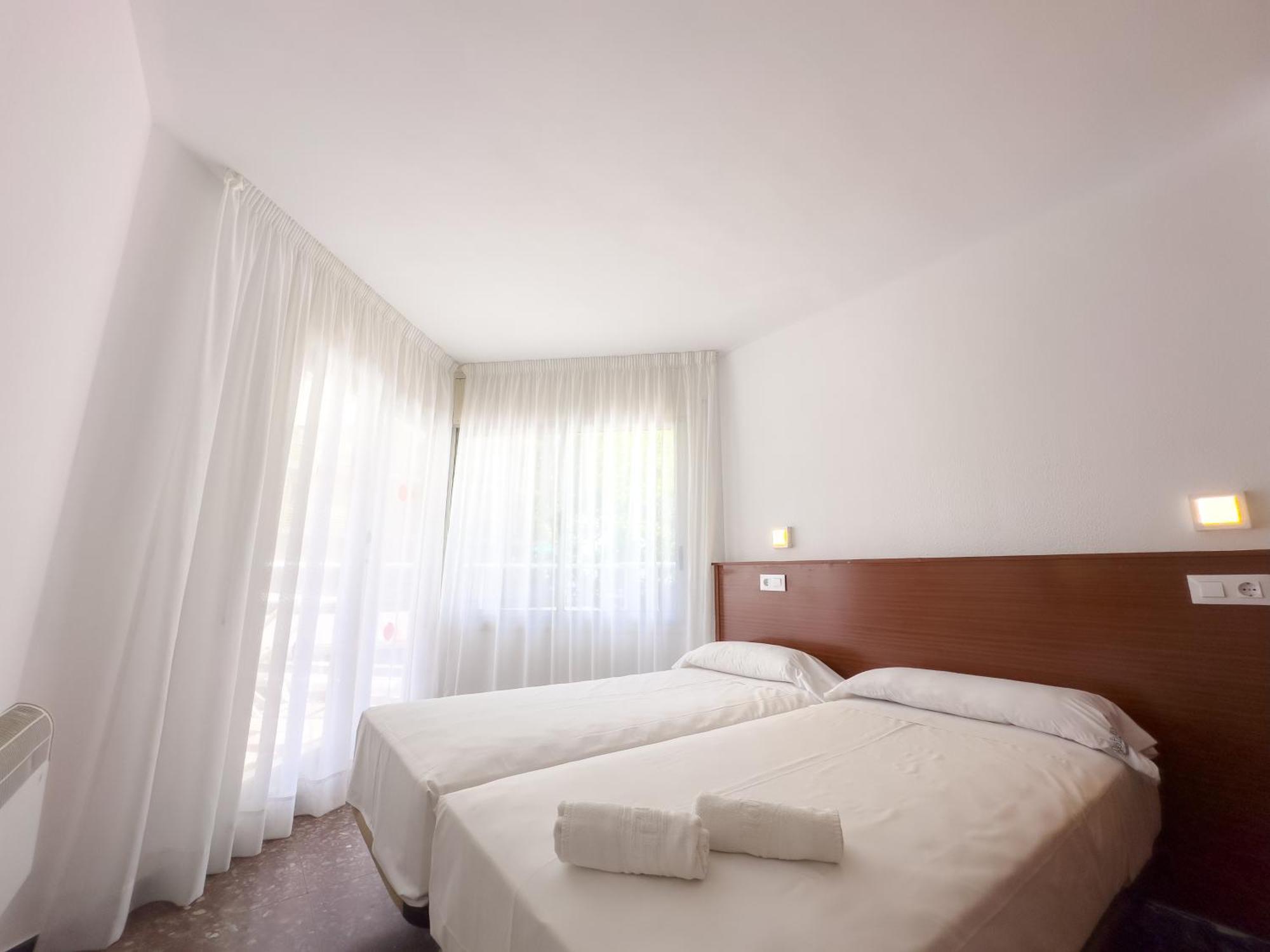 Rentalmar Atlantida Apartamentos Салоу Екстер'єр фото