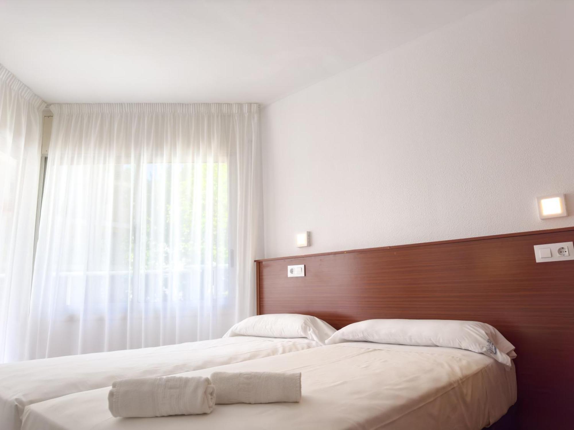 Rentalmar Atlantida Apartamentos Салоу Екстер'єр фото